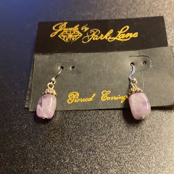Purple earrings never used - Picture 2 of 4